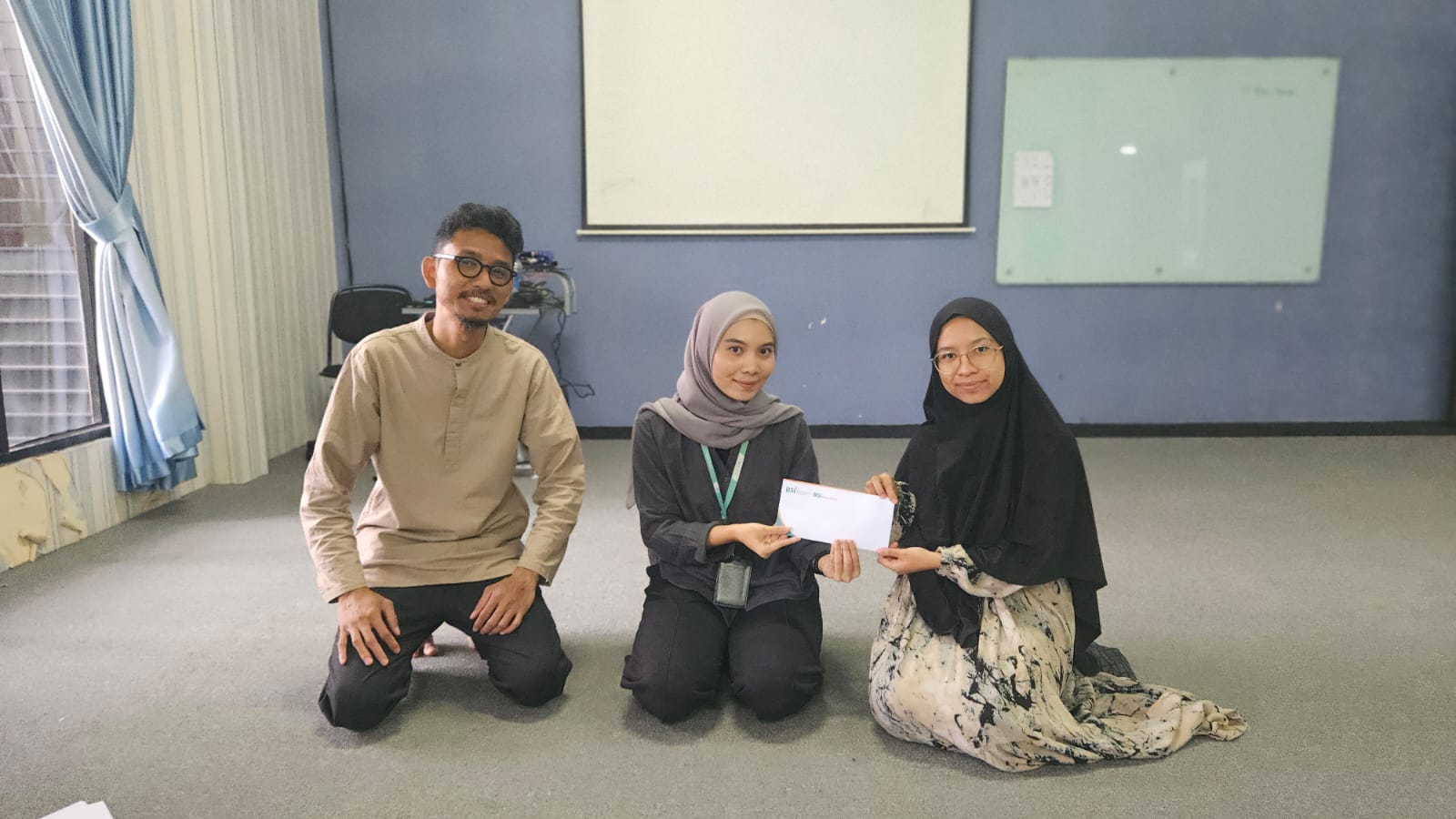 Hear Me Foundation dan BSIM Serahkan Dana Zakat untuk Pusat Pendidikan Anak Tuli di Bekasi